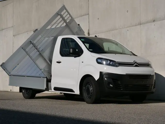 CITROËN, CITROEN e-Jumpy M Swiss Edition 75kWh mi, 3-Seitenkipper