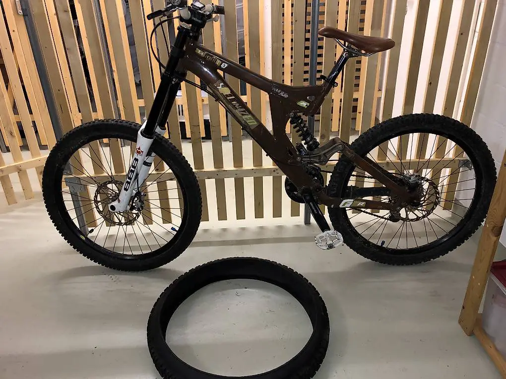 Specialized Downhill Bike (Big Hit 3)