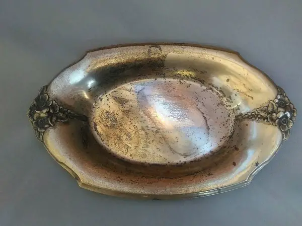 Schale, versilbert mit Blumenmotiv