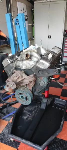 Chevy SBC 305 Long Block