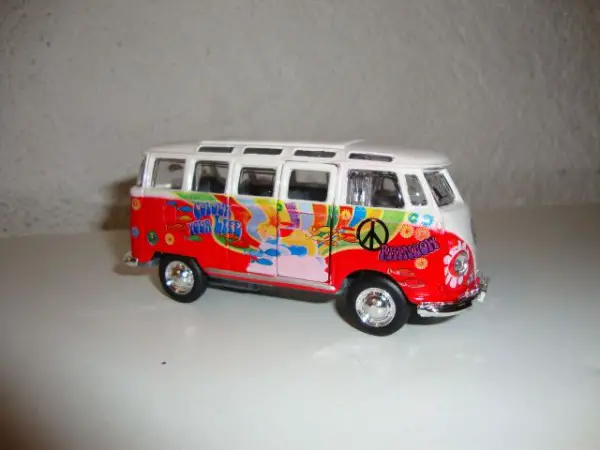 VW Bus Samba Hippie Line