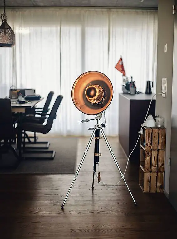 Designer Foto Stativ Lampe Unikat