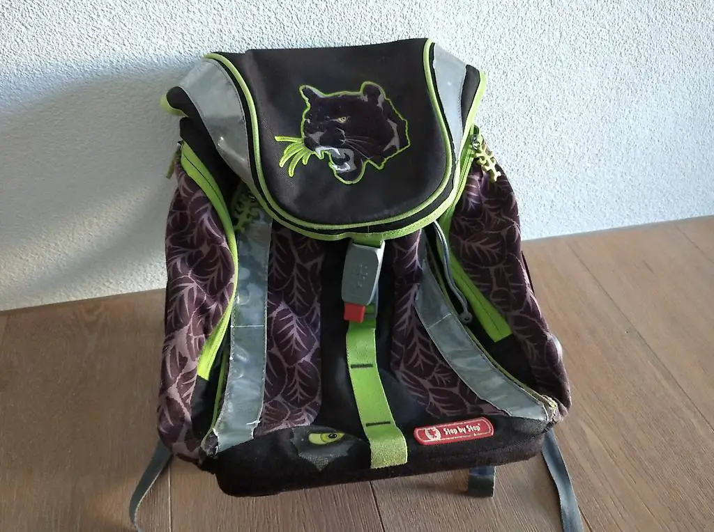 Schulrucksack step by step