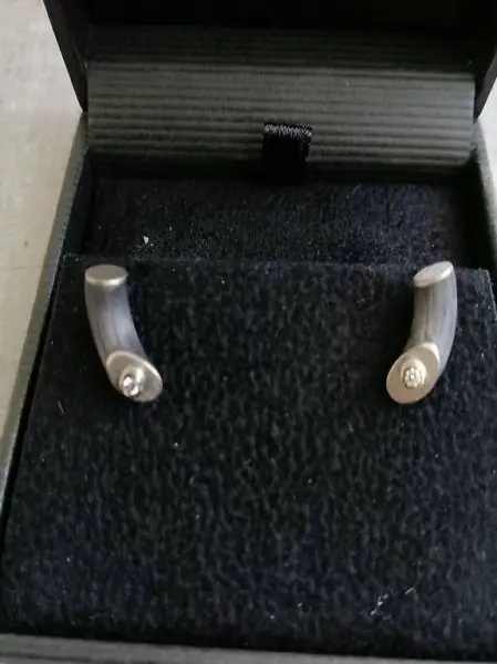 Ohrstecker mit Diamant