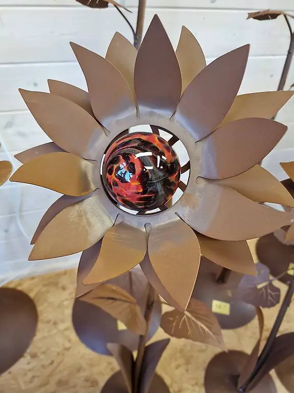 Sonnenblume mit Glaskugel