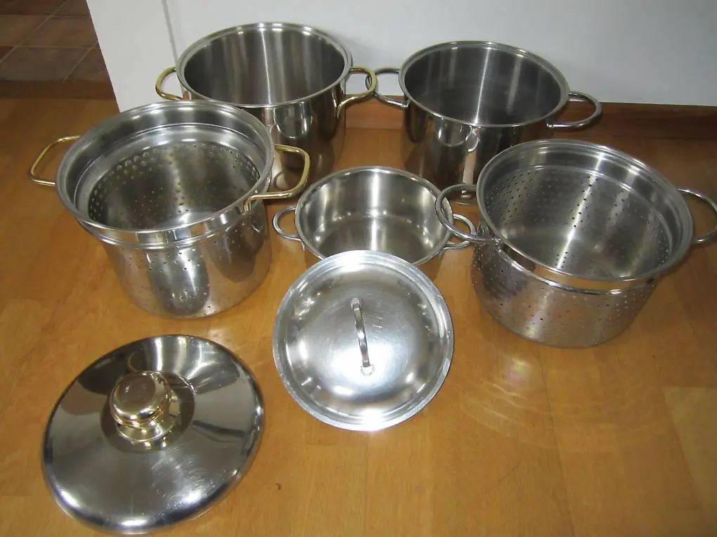 Topfset, 3 Töpfe, 2 Siebe, 2 Deckel