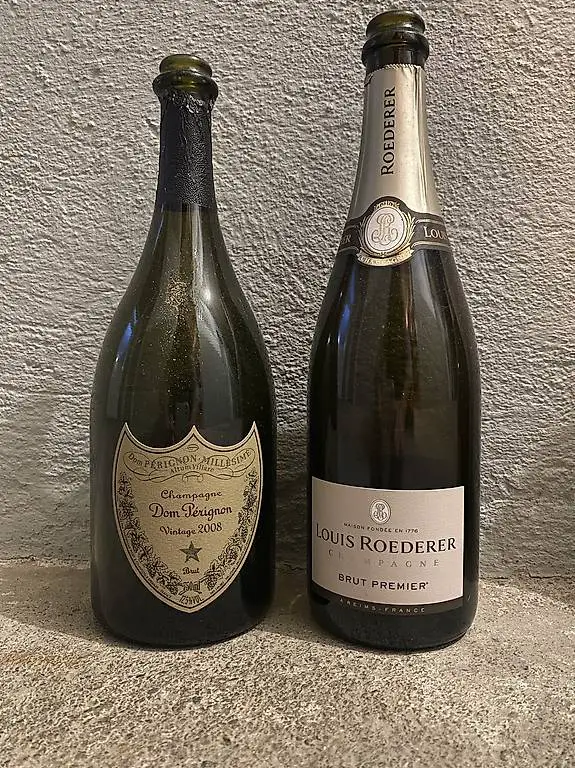 Champagner Flaschen leer