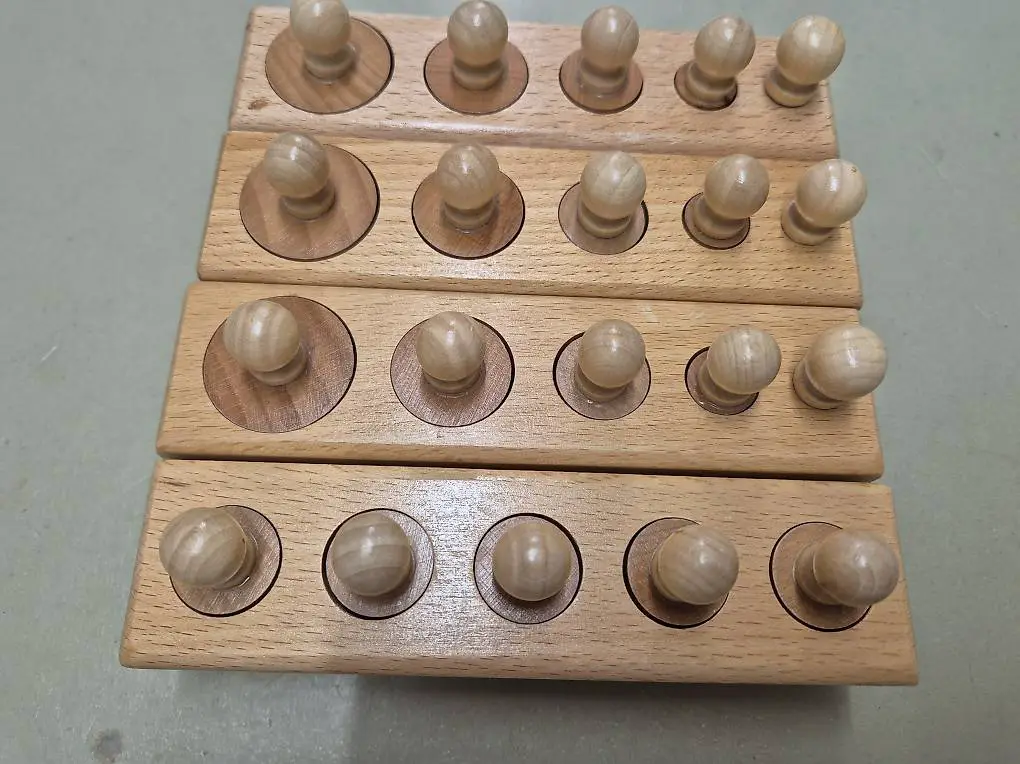 Activity Board Kleinkinder