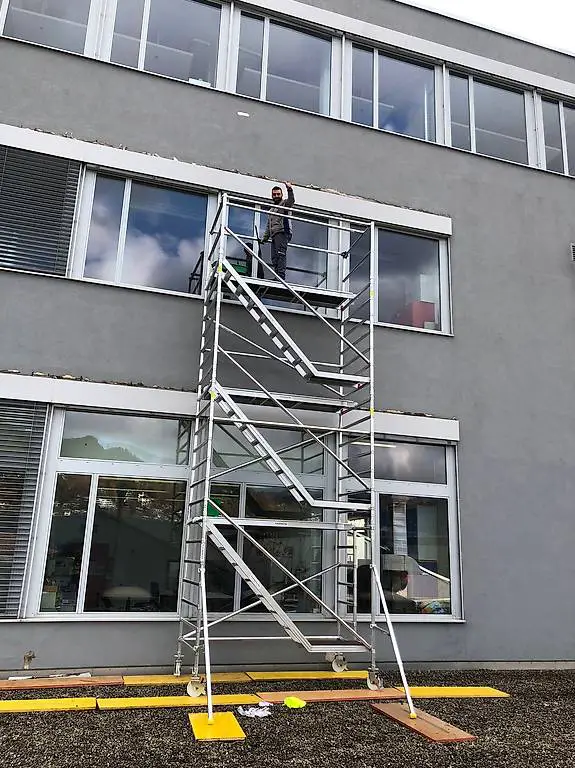 Rollgerüst mit Treppenaufgang TOP-ANGEBOT