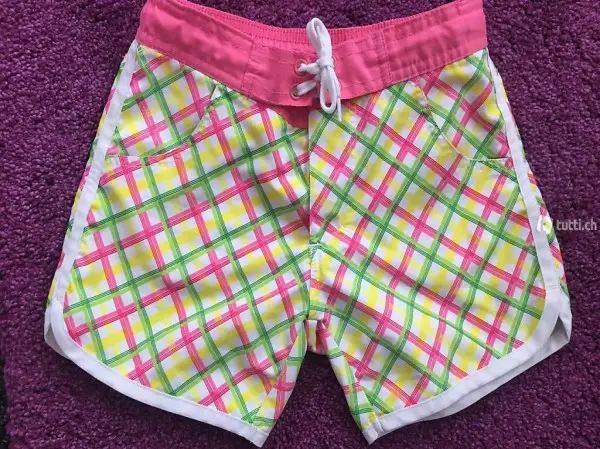 Schöne Badeshorts Grösse 104