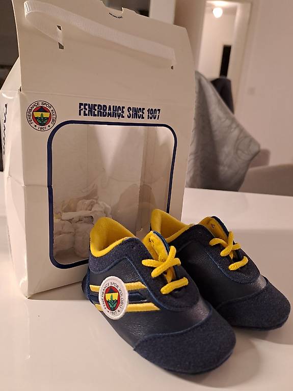 Babyschuhe Fenerbahce Istanbul NEU OVP, 6-9 Monate