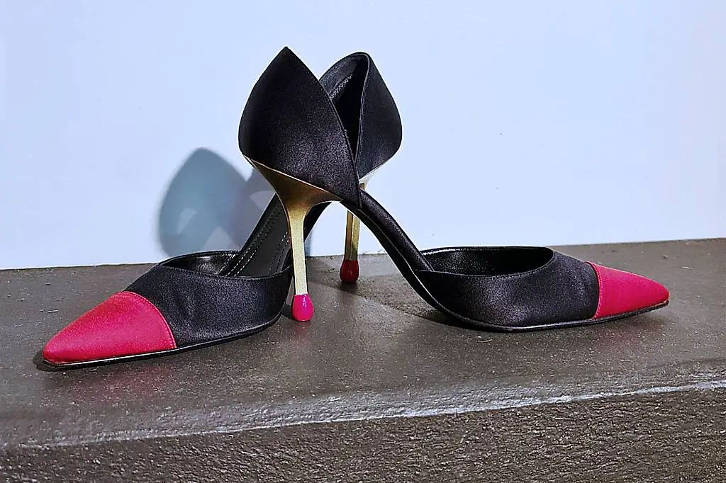 Sehr spezielle Damenpumps der Edelmarke CHANEL| Neuwertig
