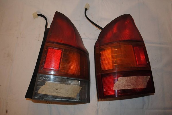  Original Heckleuchtensatz Mazda 323P