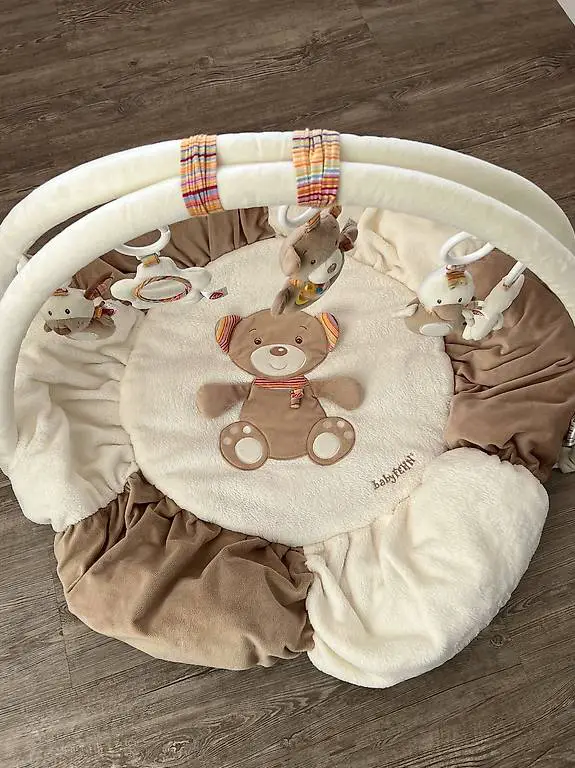 Spieldecke mit Bogen