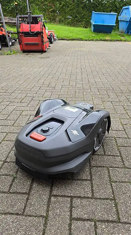 Rasenroboter Husqvarna AM310E NERA - Demogerät
