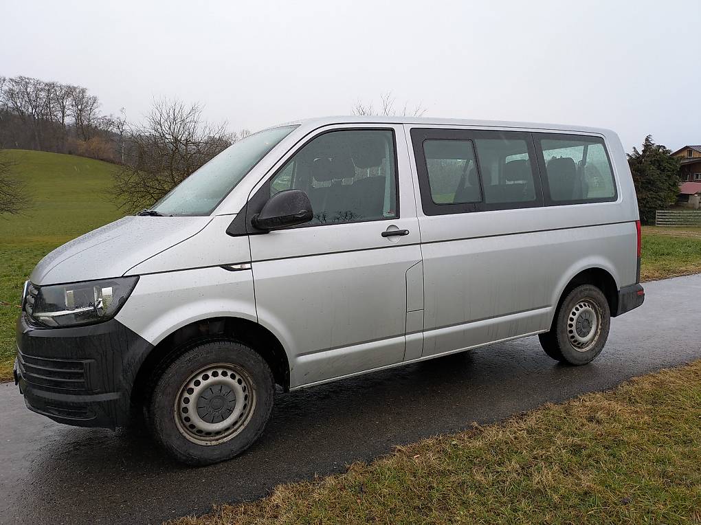 VW Transporter T6, ab MFK, 9 Pl., mit Campingbett