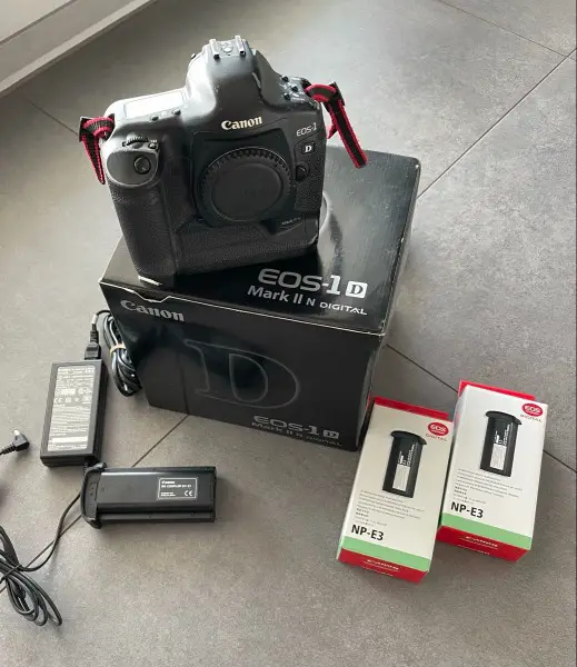 Canon EOS-1D Mark II N Digital Kamera -Defekt