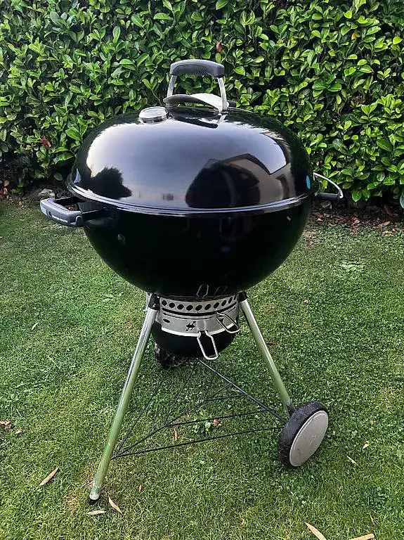 WEBER Master Touch Kohlegrill