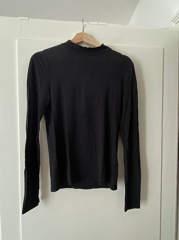 Schwarzes Langarmshirt von Lindex? Grösse S