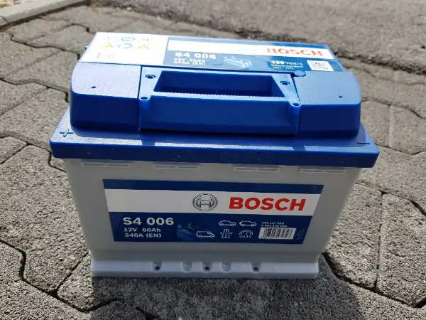 Autobatterie, Bosch, 60Ah, neu, LINKSPOLIG