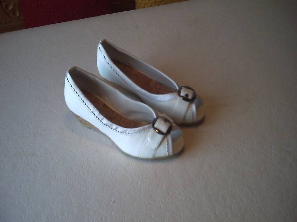 4 Paar Damenschuhe in Grösse 40