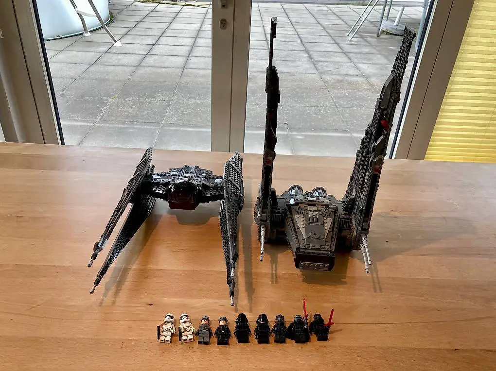 Lego Star Wars Set 75104 & 75179