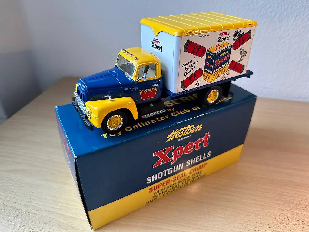 Winchester Ammo Series IH Dry Goods Van