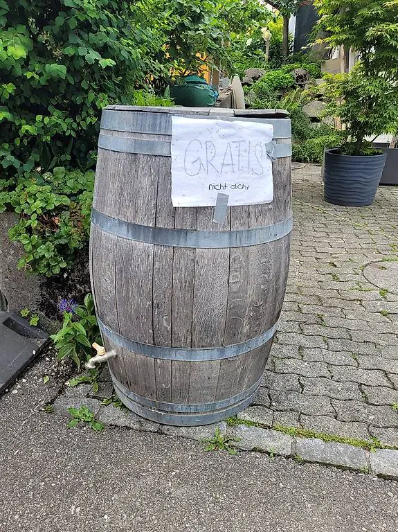 Holzfass (nicht mehr dicht)