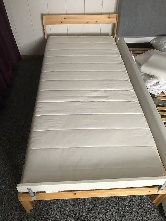 Einzelbett Kinderbett 90x200cm mit Matratze