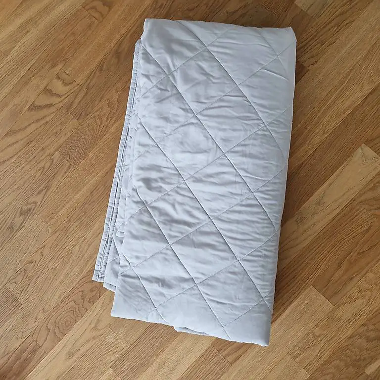 Bettüberwurf grau 180x200 cm