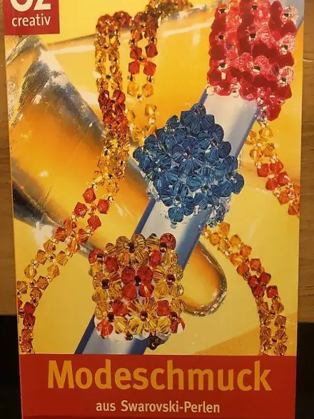 Schmuck nach Anleitung Swarovski -Perlen. 4 Büchlein