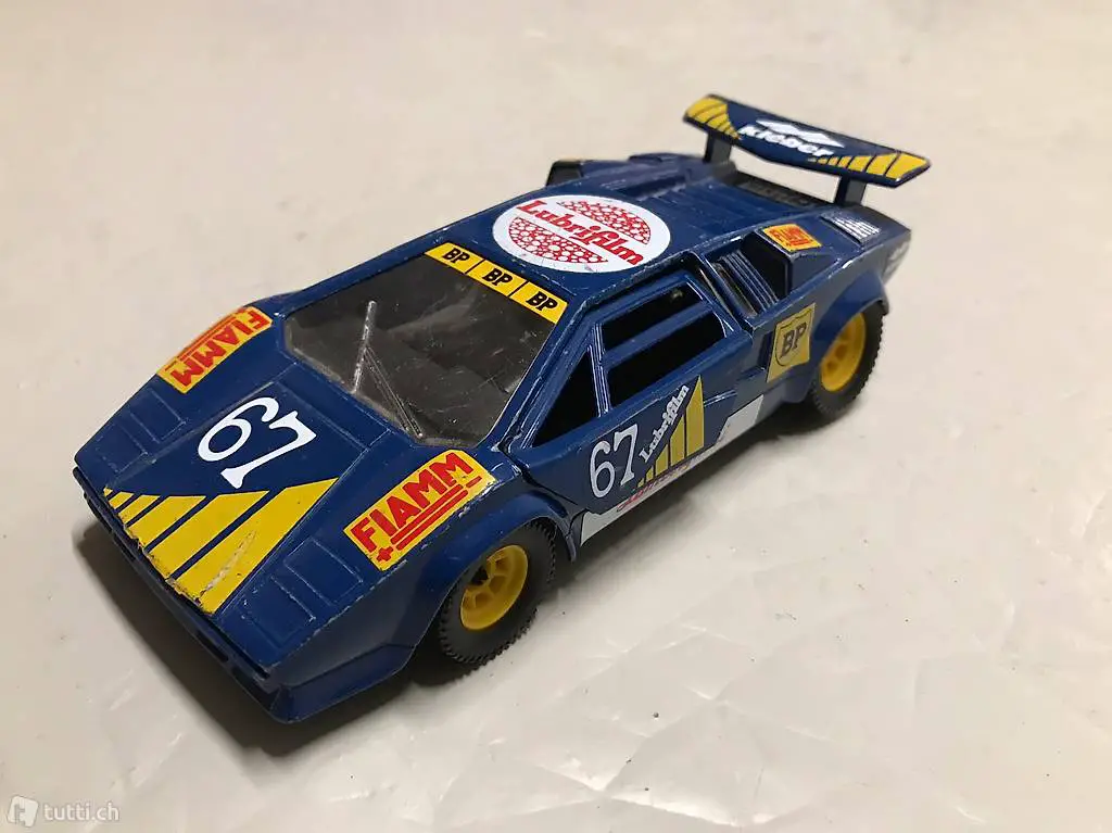 Modellauto Lamborghini Countach Metall blau