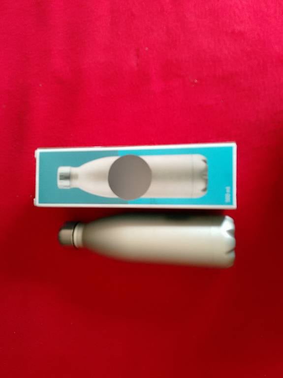 2 neue Thermos-Trinkflaschen