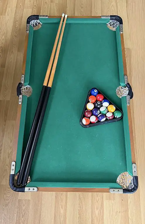 Billardtisch klein mit Zubehör