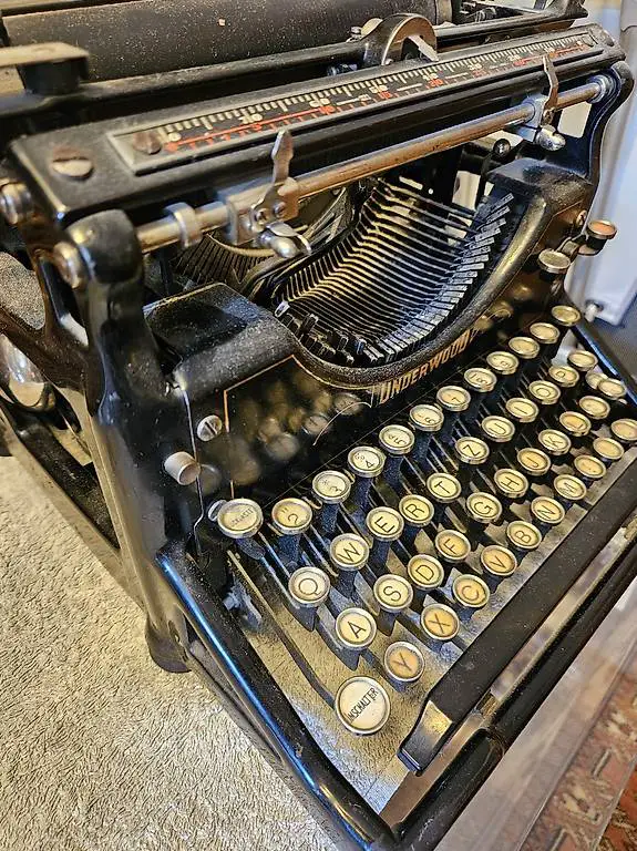 alte Schreibmaschibe