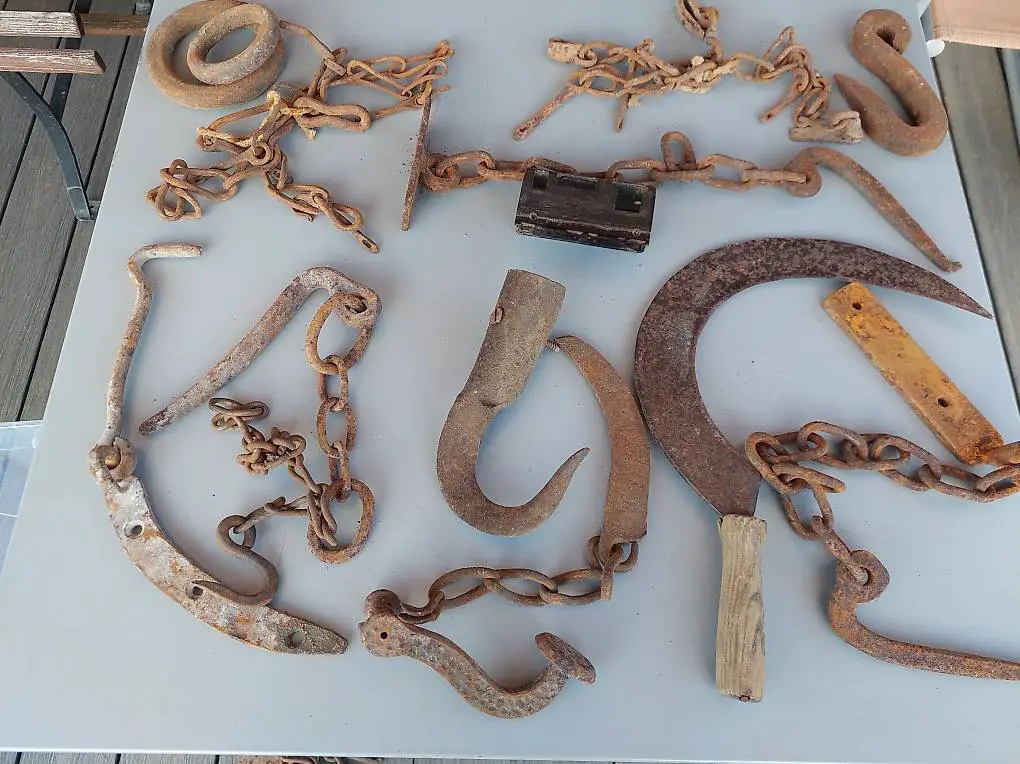 Sehr schöne, alte, rostige Utensilien