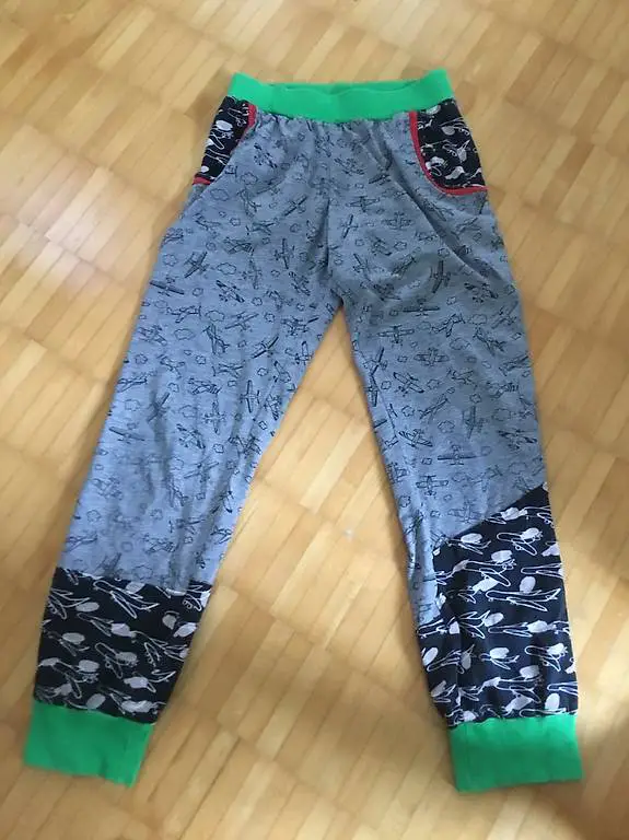 Jogginghose Gr. 146