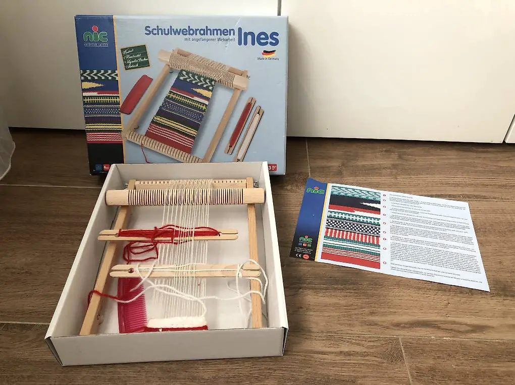 Neuer Schulwebrahmen