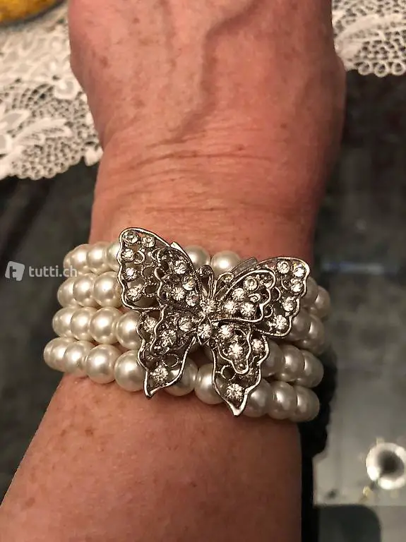 Perlenarmband mit Schmetterling, Gummizug