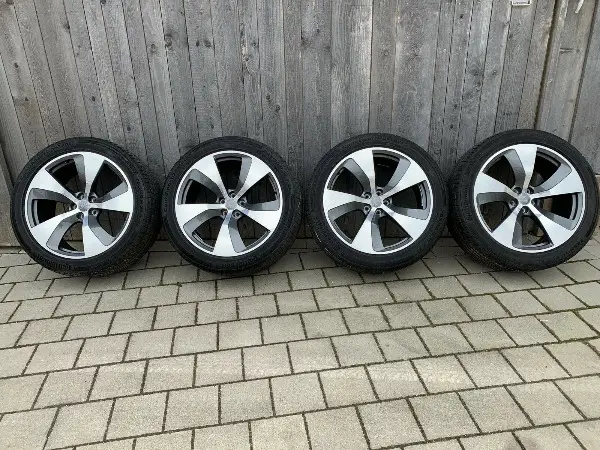 Audi Q7 4M Alufelgen mit Sommerreifen S-Line