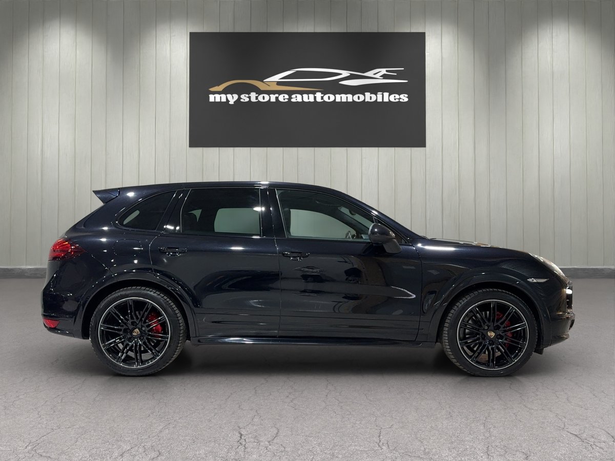 porsche cayenne gts