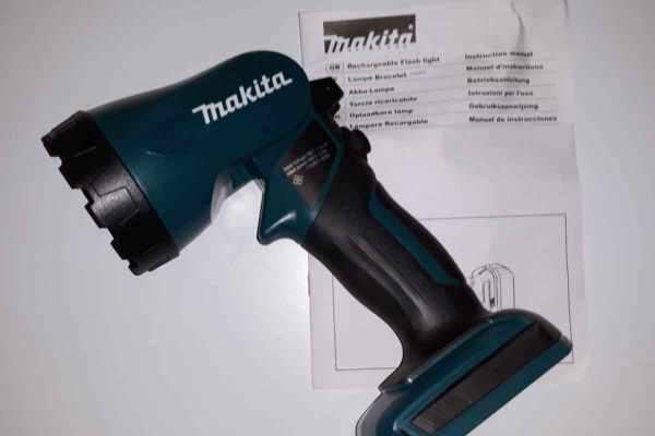 Makita Akku-Lampe, für 14, 4 Volt oder 18 Volt, NEU