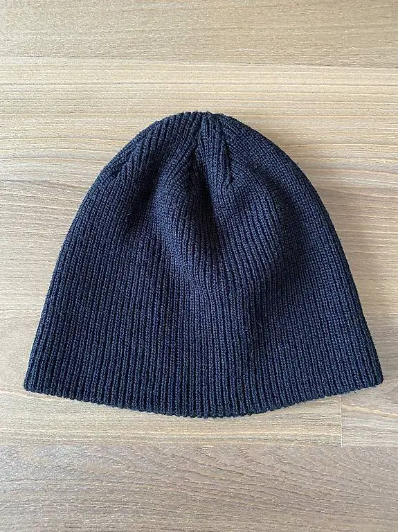 Schwarze Strickmütze