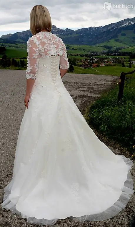 Brautkleid elfenbein in Grösse 38/40 zu verkaufen
