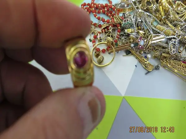  Rubin Ring Gew. 11.1 18 Karat Gelbgold