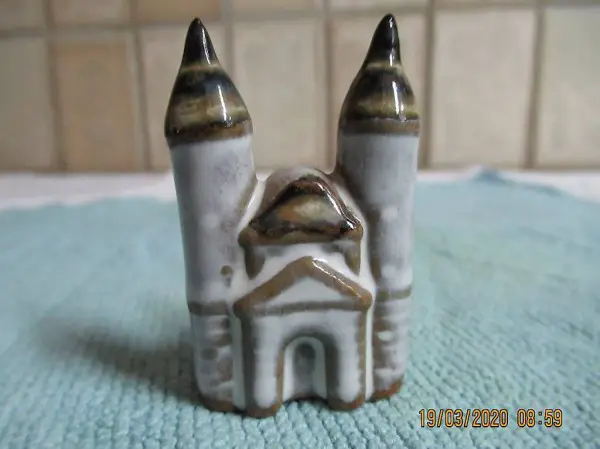  Schloss, Burg, Keramik, Märchenschloss, Kirche? Münster?