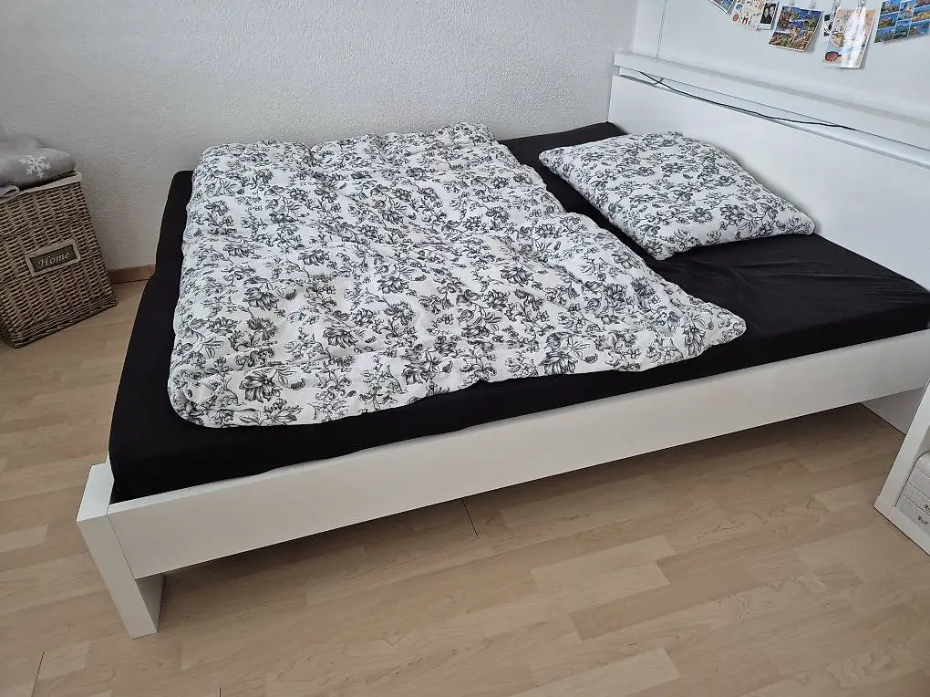 Bettgestell 180×200cm mit LED