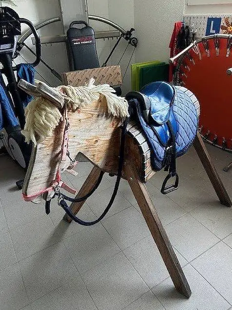 Holzpferd für Garten