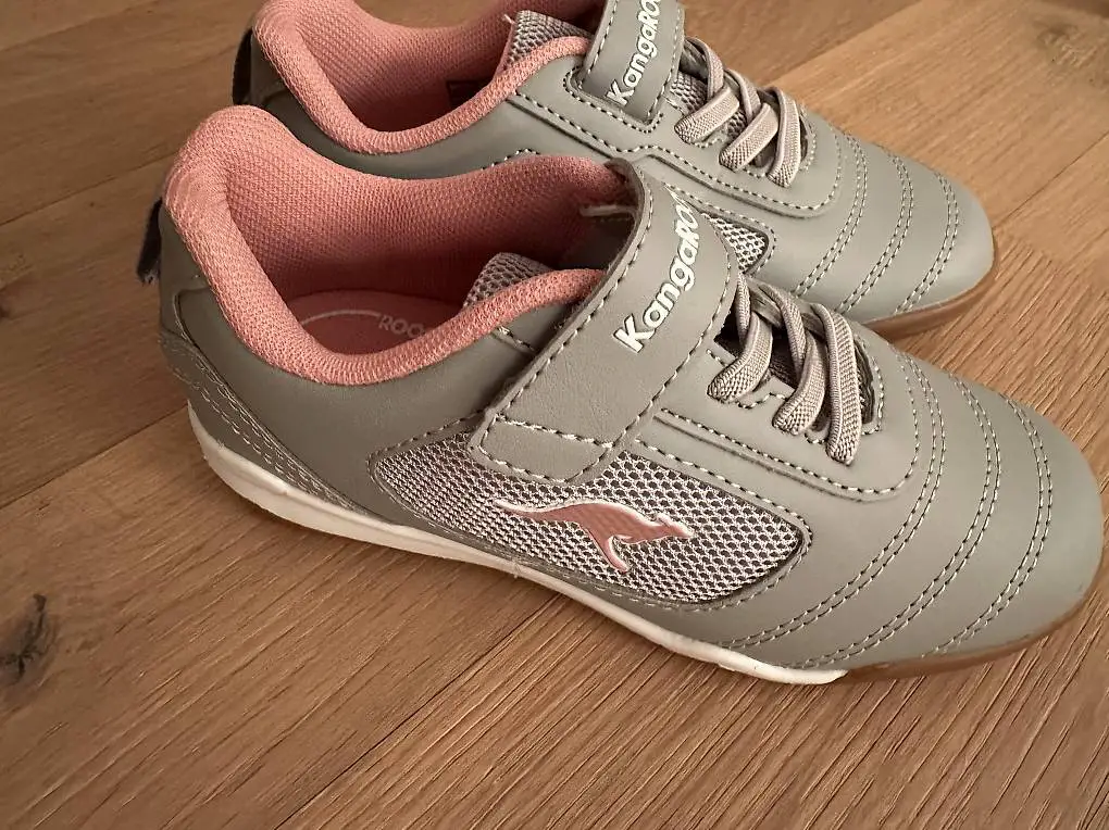 Hallenturnschuhe Gr. 29