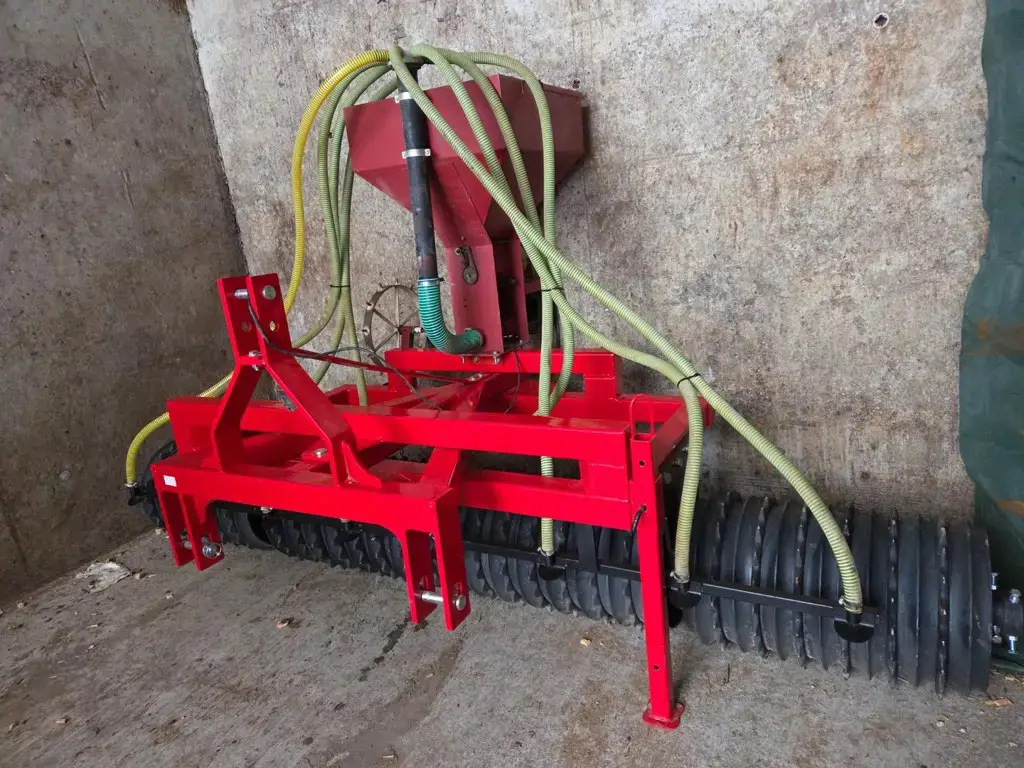 Übersaatgerät Krummenacher, Cambridgewalze 3m